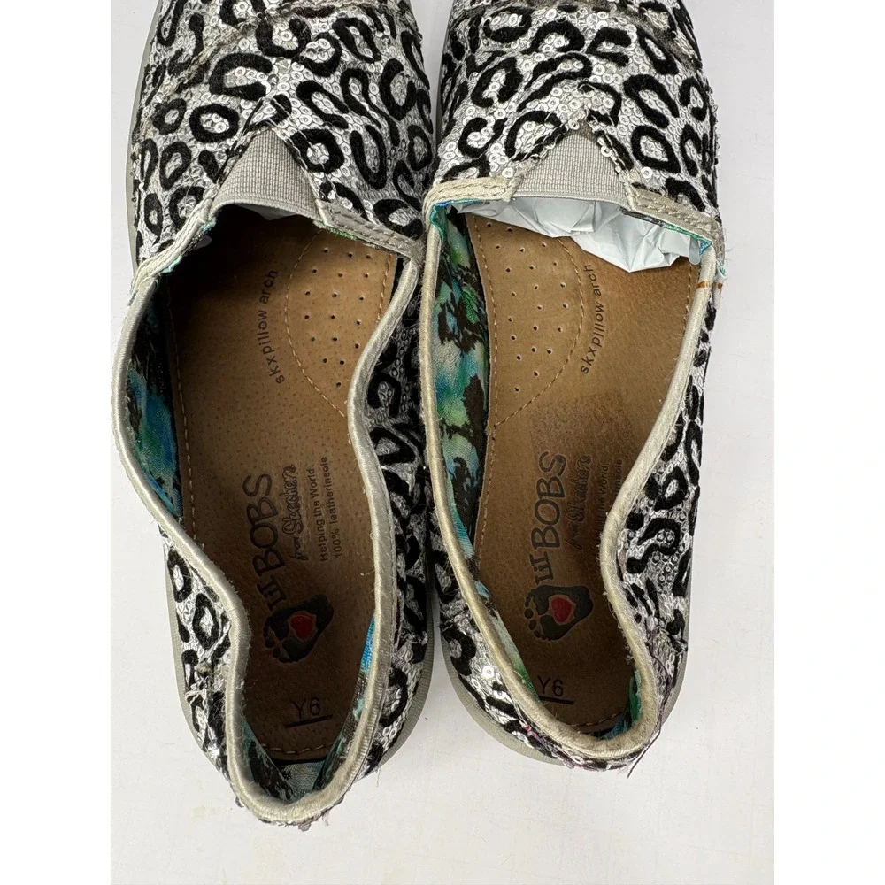 Skechers‎ Bobs Womens Leopard Sequin Slip On Flats Silver Black SN 85040L Size 6